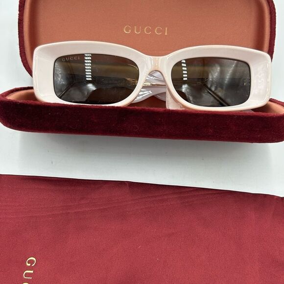 Women's Gucci 53 mm rectangular  sunglasses made in Italy - Picture 3 of 8